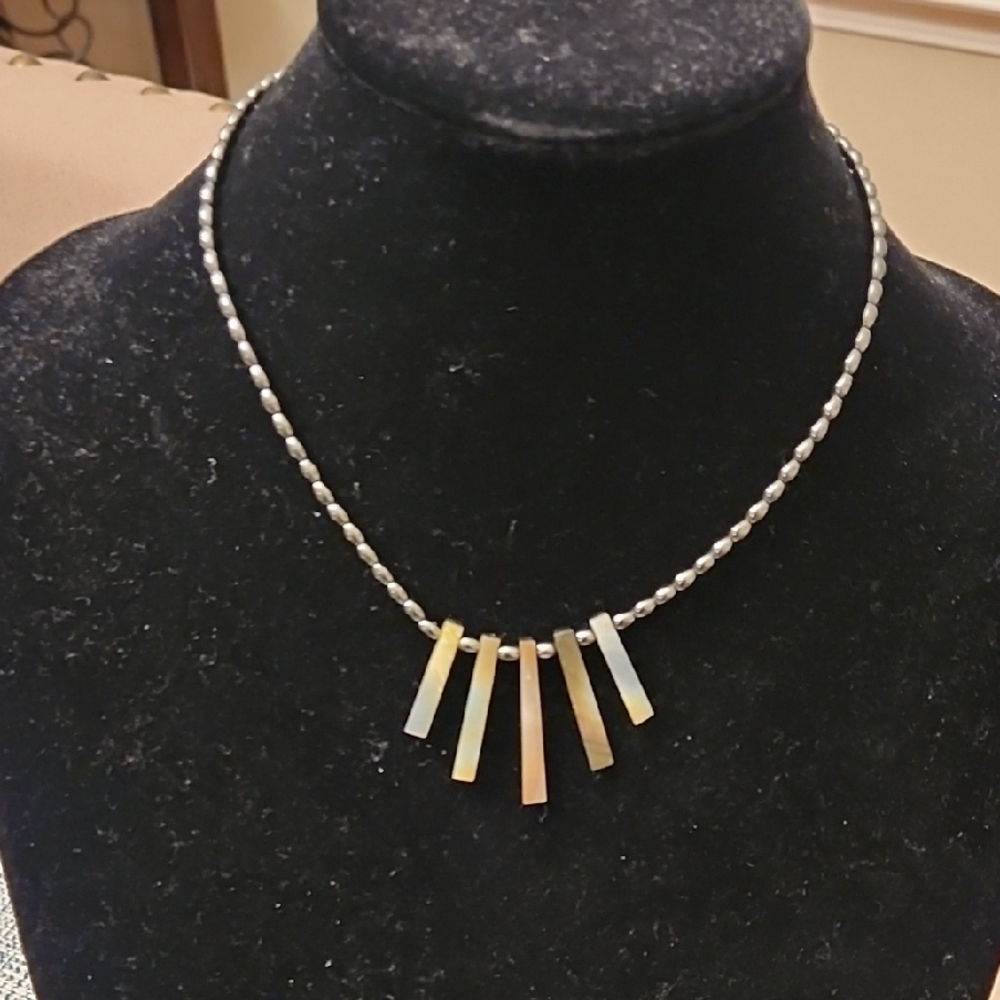 Geometric Black and Gold Necklace with Minimalist Design - Picture 3 of 3